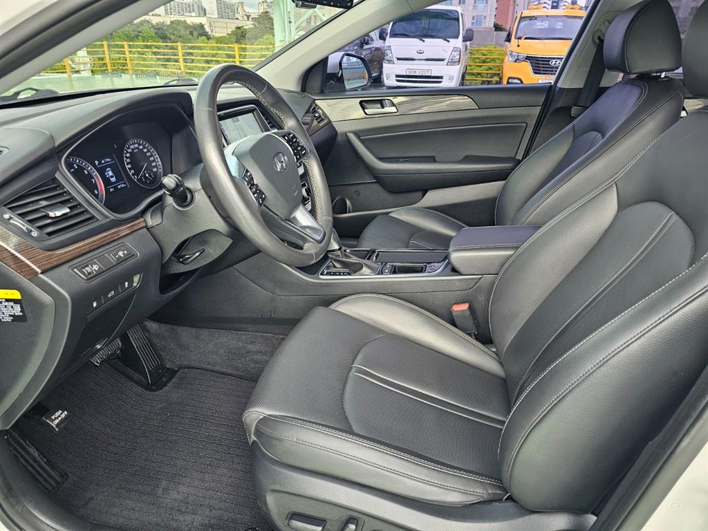HYUNDAI Sonata - Vista 8