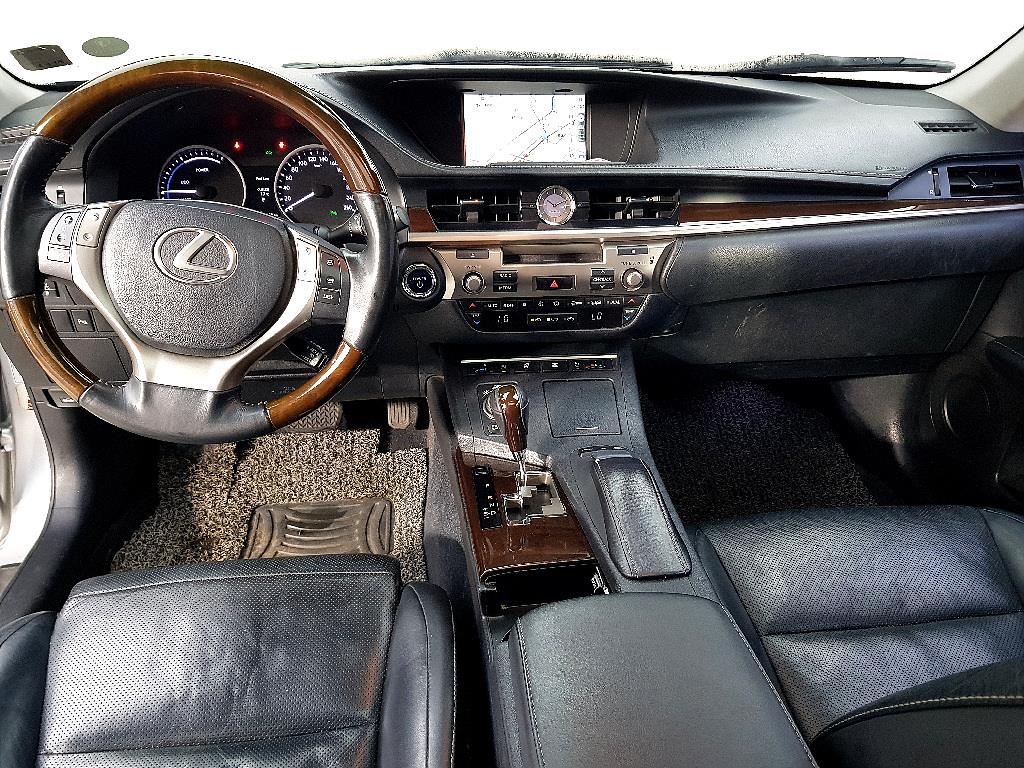 Lexus ES - Vista 5