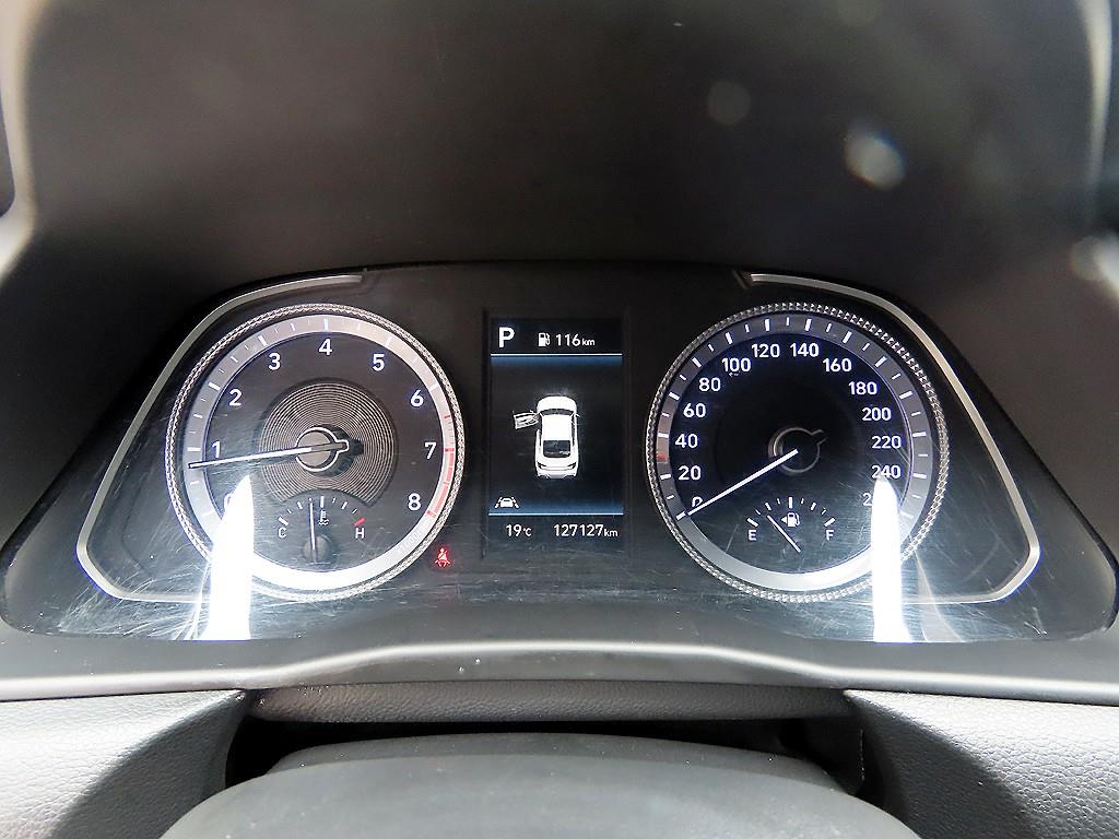 HYUNDAI Sonata - Vista 9