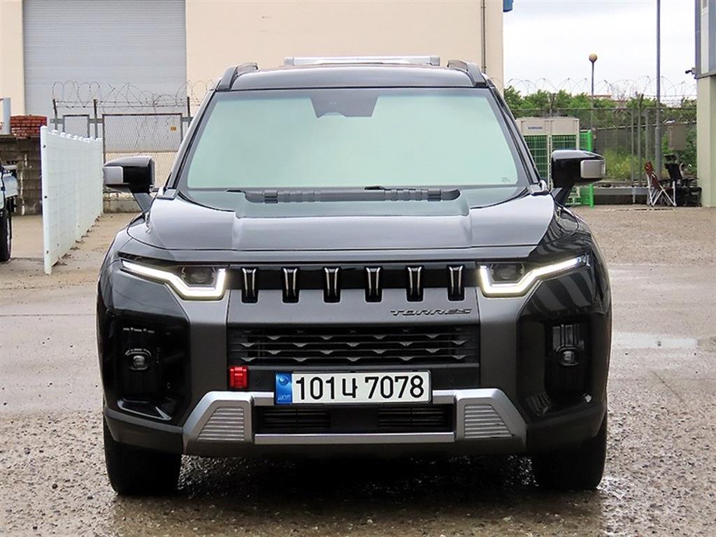 Ssangyong Torres 2023 Negro - Importación desde Corea - HF Imports Iquique - Foto 1