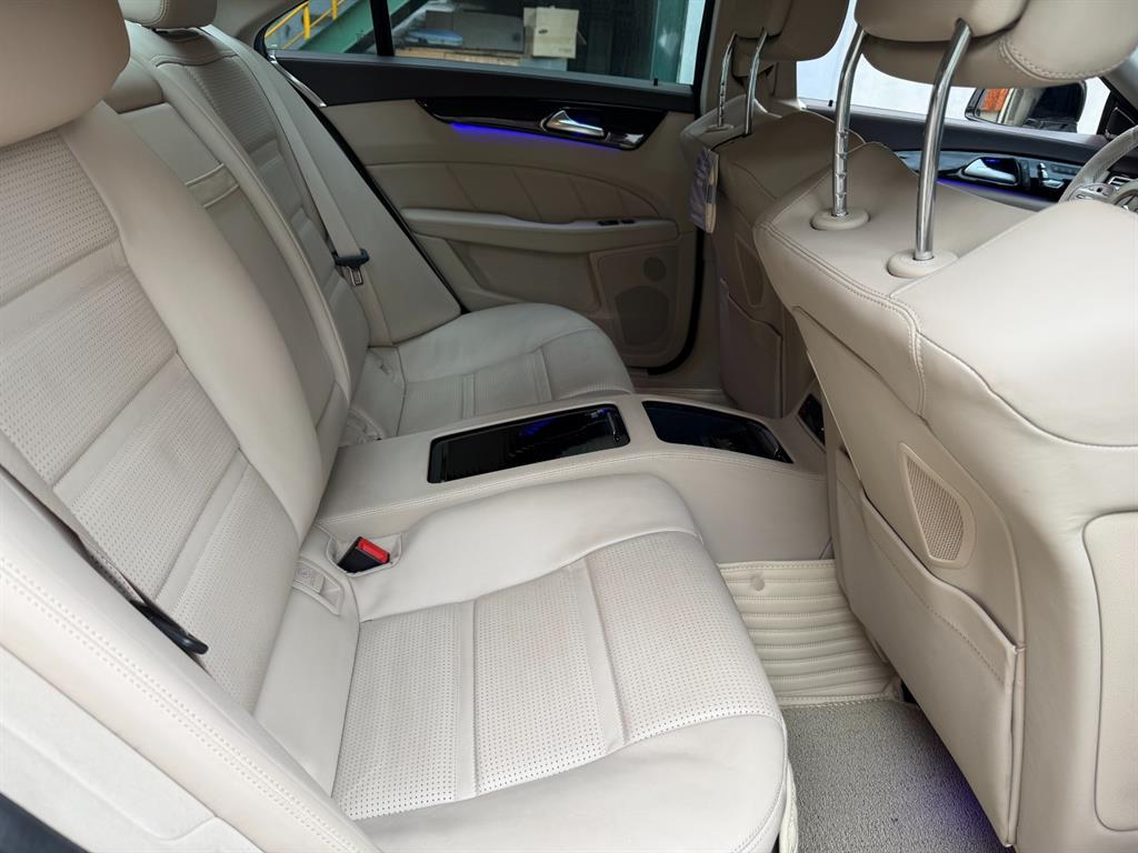 Mercedes Benz CLS Class - Vista 12