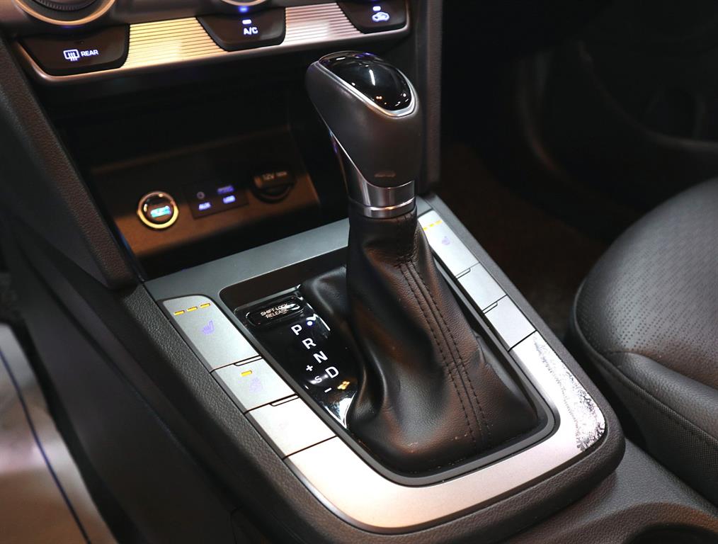 HYUNDAI Avante 2019 Blanco - Importación desde Corea - HF Imports Iquique - Foto 13