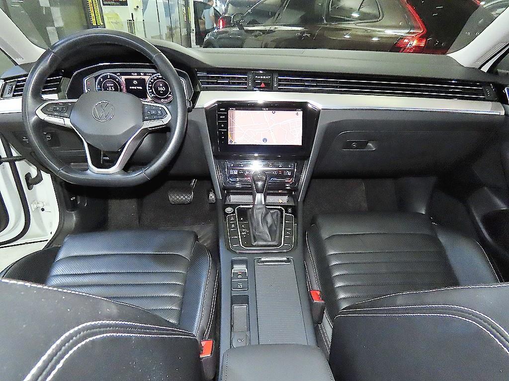 Volkswagen Passat - Vista 10