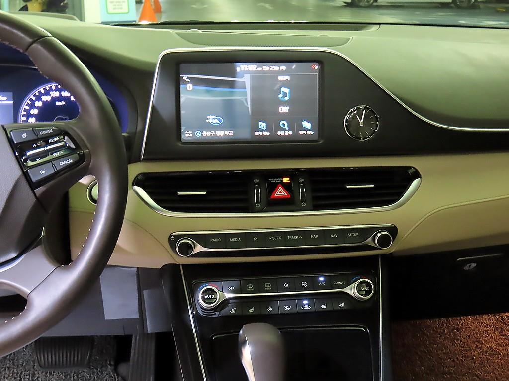 HYUNDAI Grandeur - Vista 11