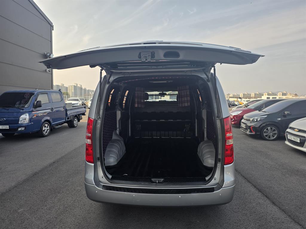 HYUNDAI Starex 2011 Plateado - Importación desde Corea - HF Imports Iquique - Foto 19