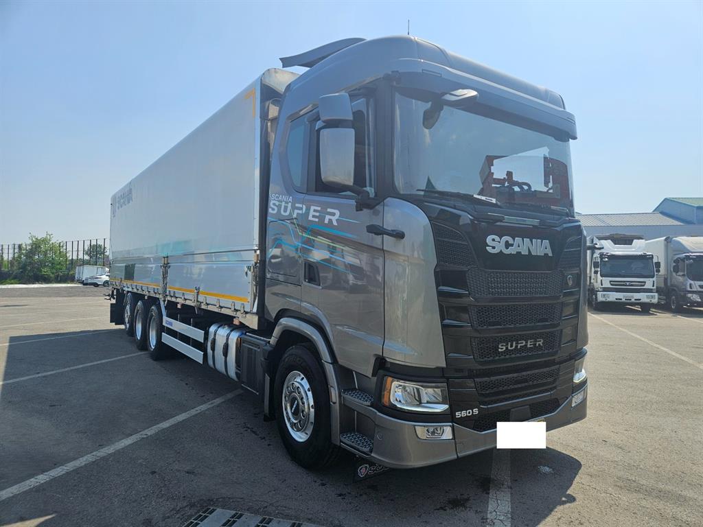 medium and large cargo truck - Vista 3