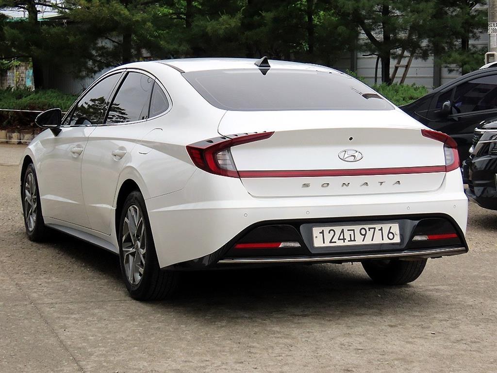 HYUNDAI Sonata - Vista 3