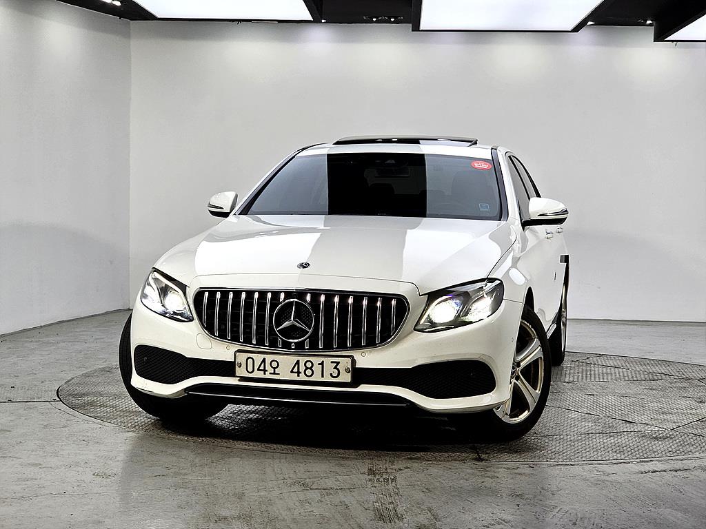 Mercedes Benz E class - Vista 2