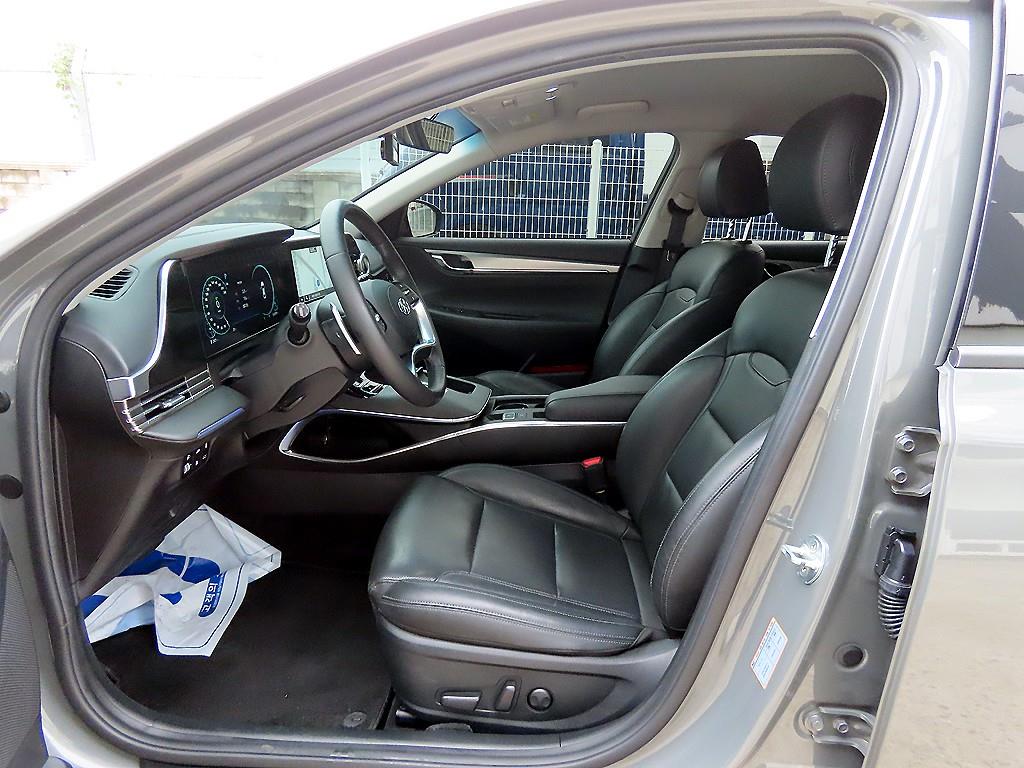 HYUNDAI Grandeur - Vista 5