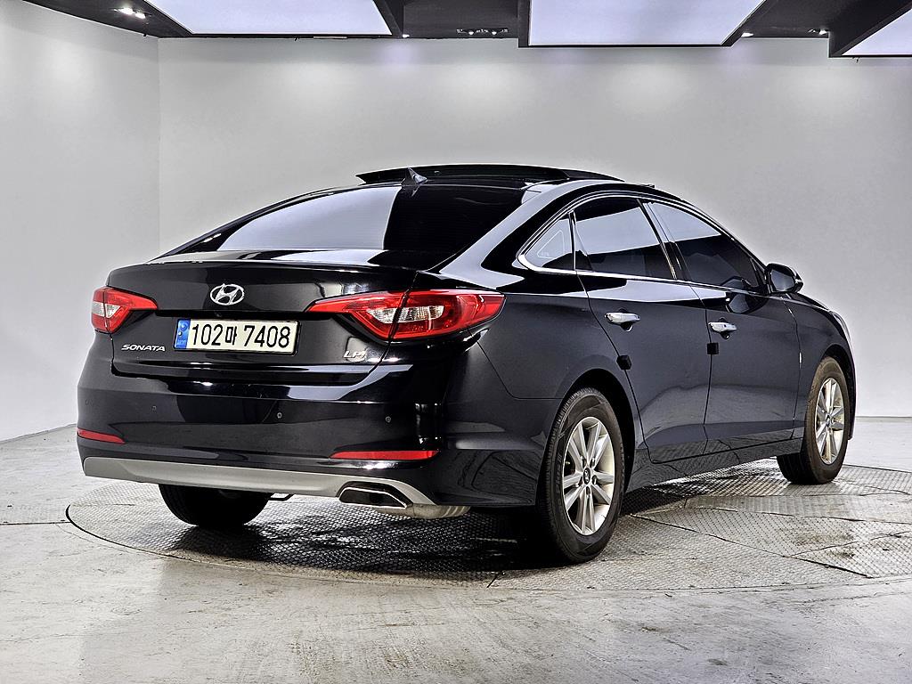 HYUNDAI Sonata - Vista 4