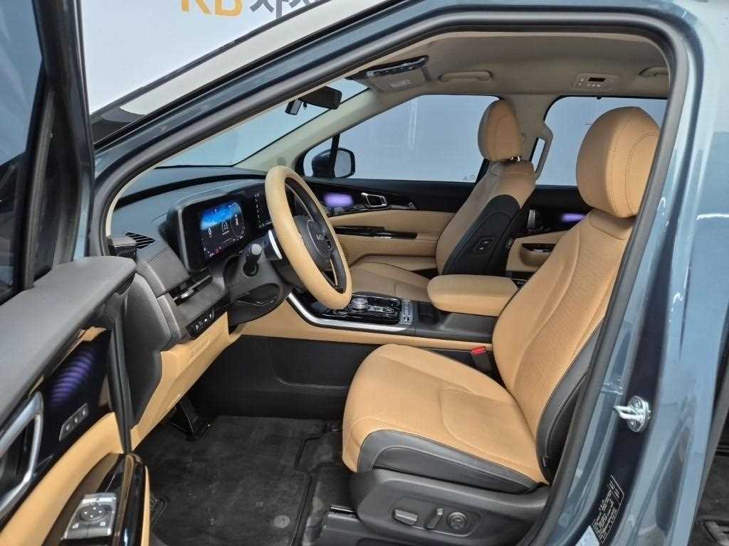 KIA Carnival - Vista 11