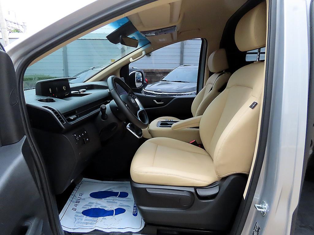 HYUNDAI Staria - Vista 5
