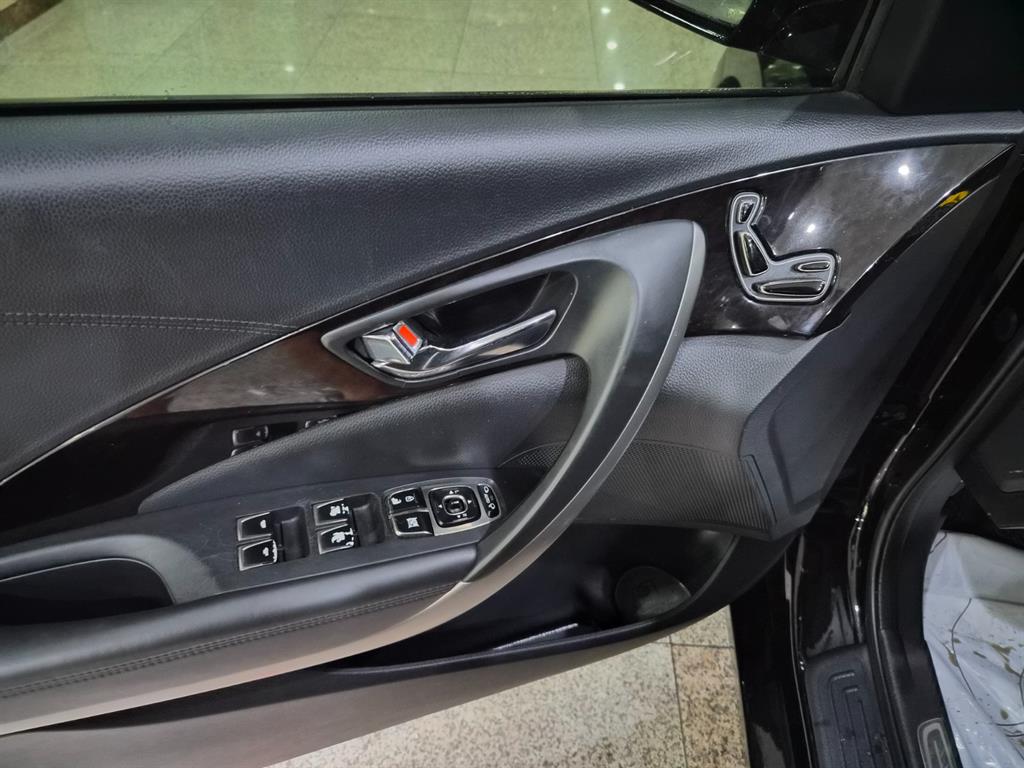 HYUNDAI Grandeur 2014 Negro - Importación desde Corea - HF Imports Iquique - Foto 17