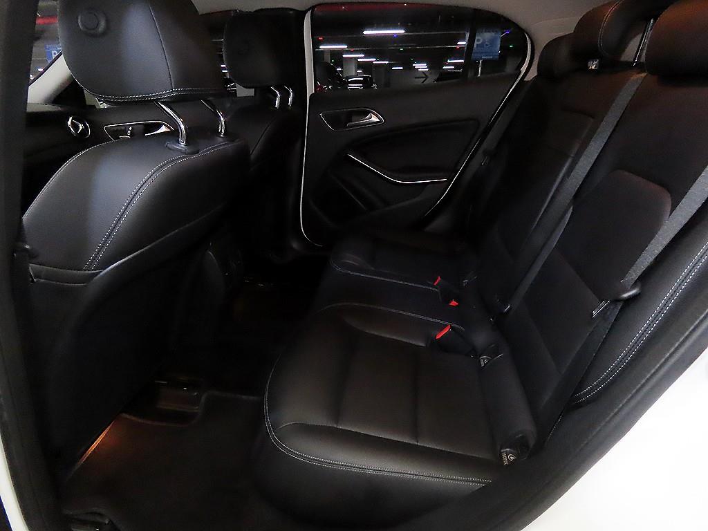 Mercedes Benz GLA Class - Vista 7