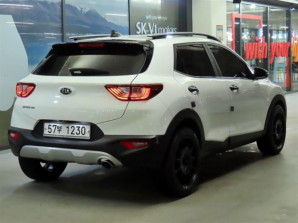 KIA Stonic - Vista 4