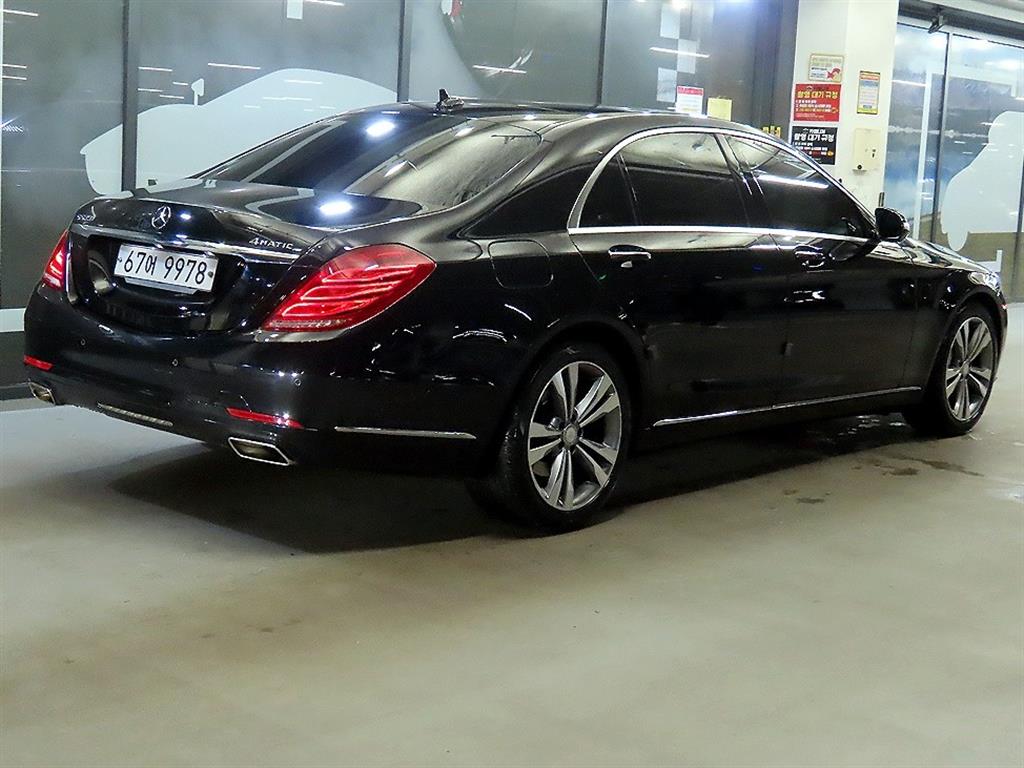 Mercedes Benz S Class - Vista 4