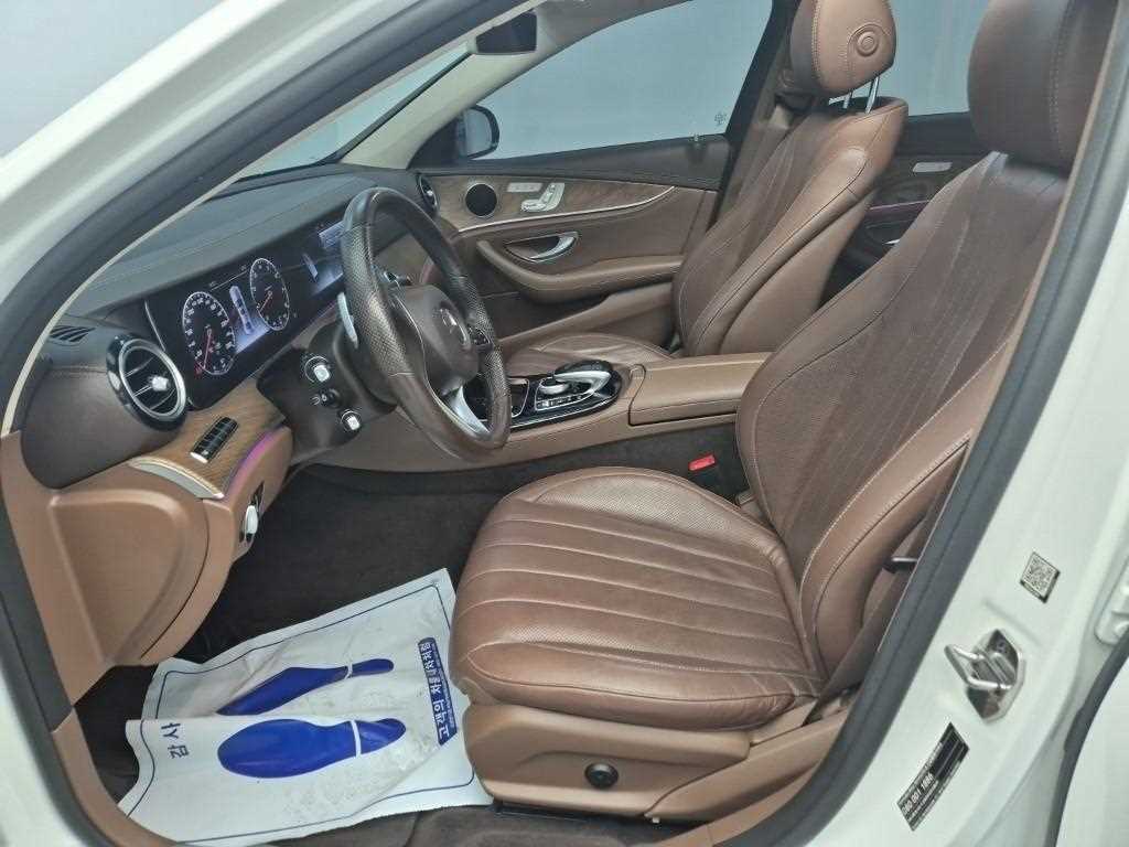 Mercedes Benz E class - Vista 11