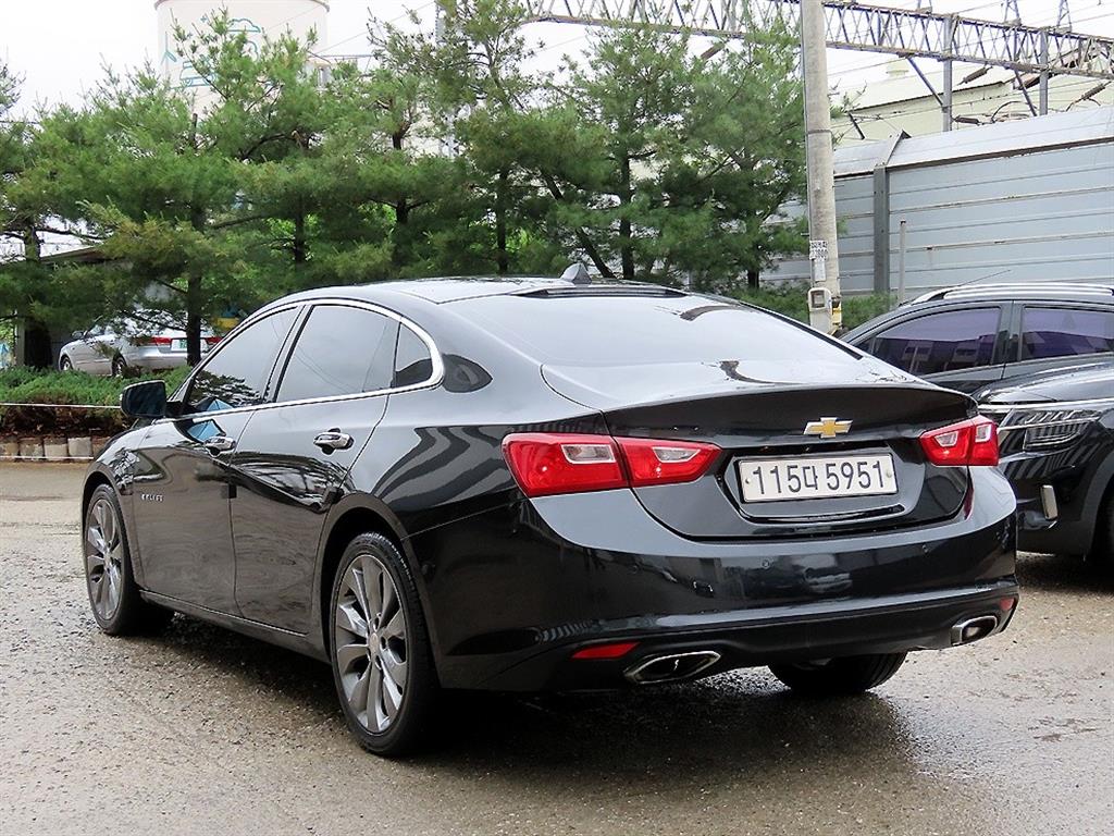 Chevrolet Malibu - Vista 3