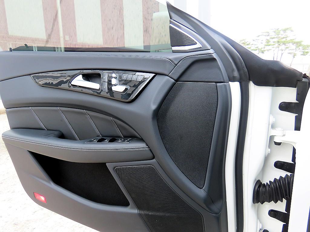 Mercedes Benz CLS Class - Vista 11