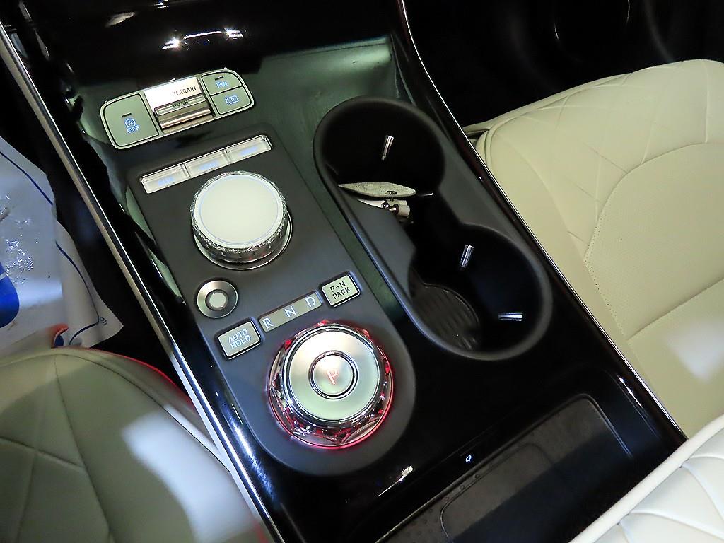 Genesis GV70 - Vista 12