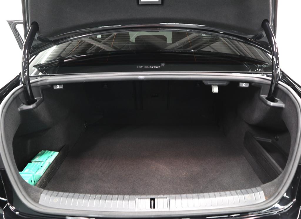 Volkswagen Passat 2021 Negro - Importación desde Corea - HF Imports Iquique - Foto 17