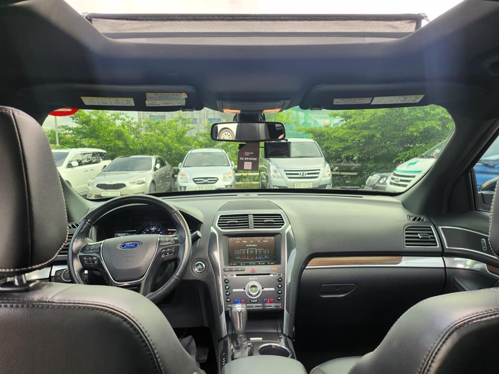 Ford Explorer - Vista 6