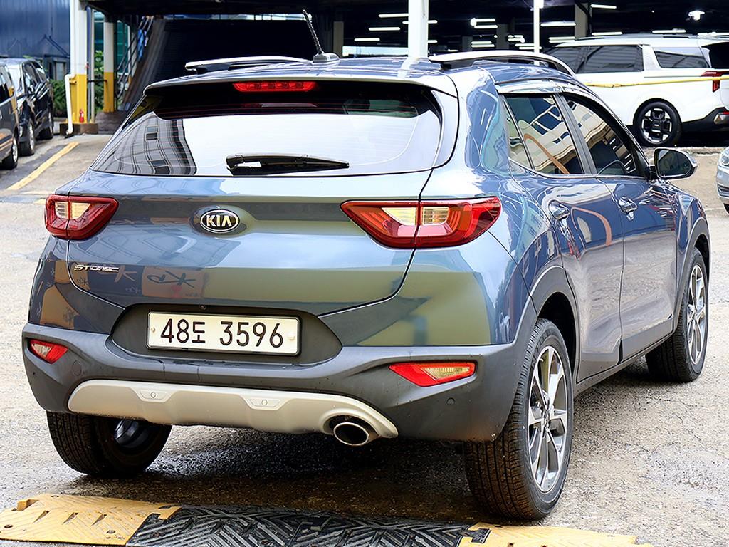 KIA Stonic - Vista 7