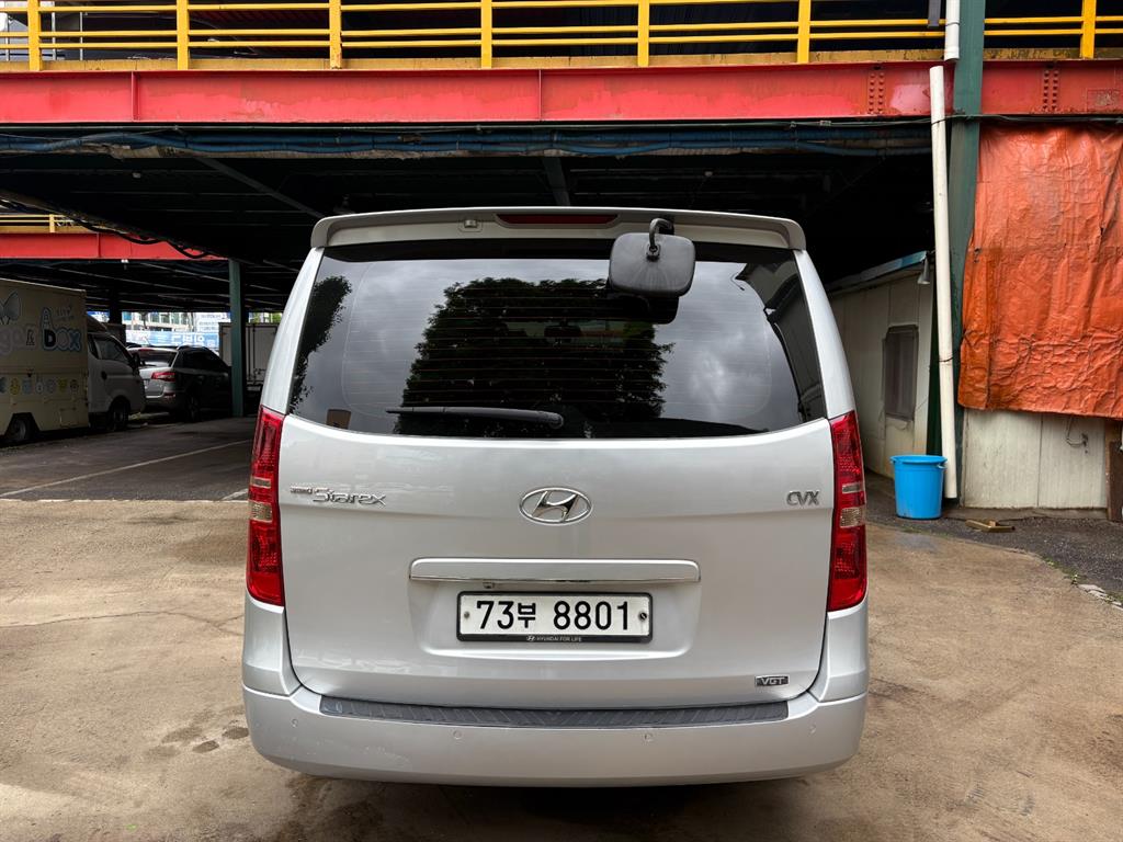 HYUNDAI Starex - Vista 4