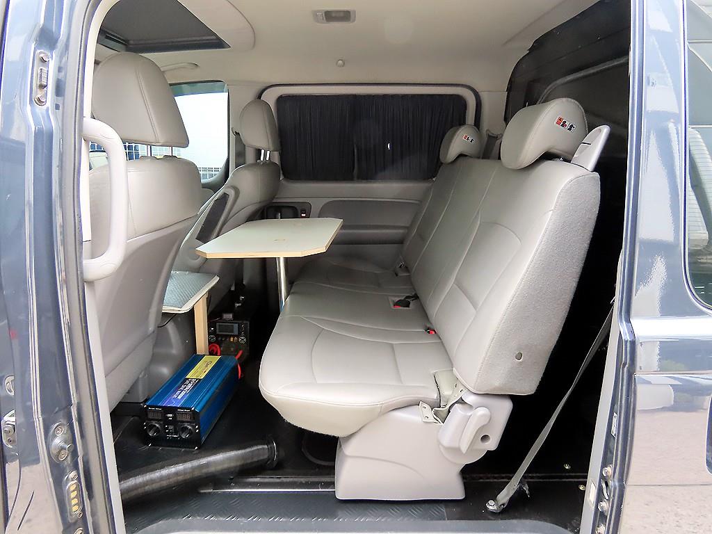 HYUNDAI Starex - Vista 6
