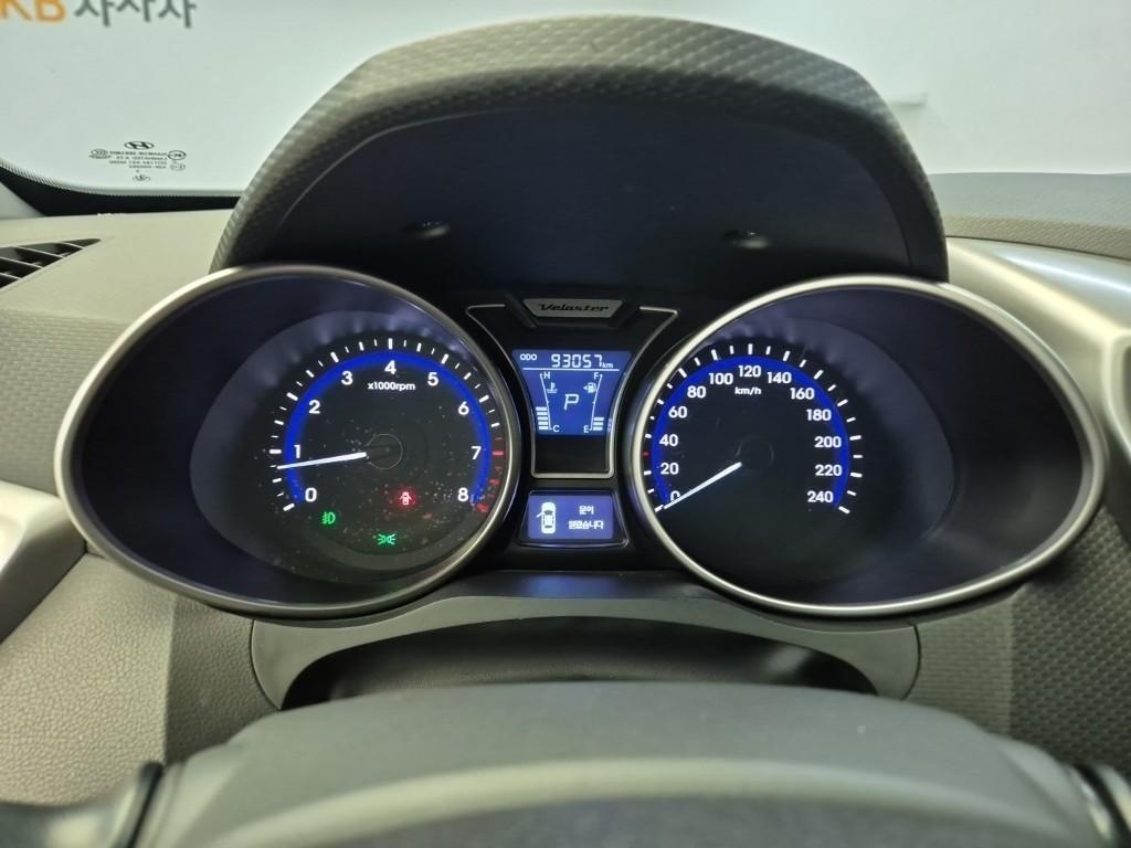 HYUNDAI Veloster - Vista 6