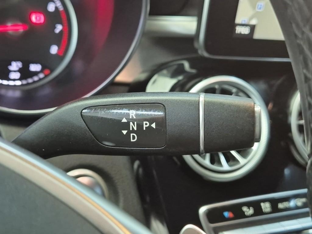 Mercedes Benz C Class - Vista 8