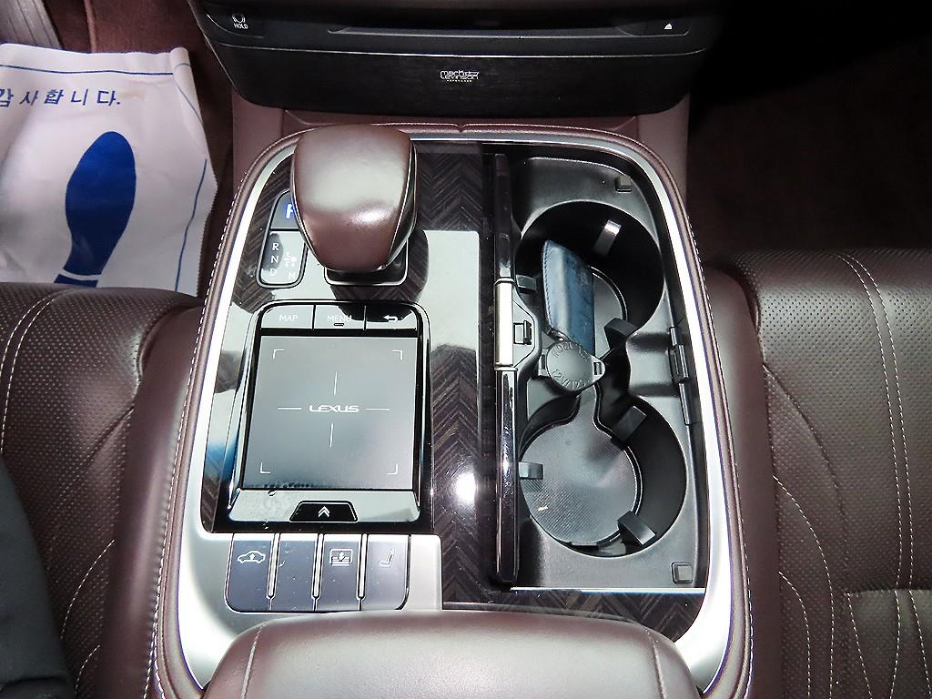 Lexus LS - Vista 11