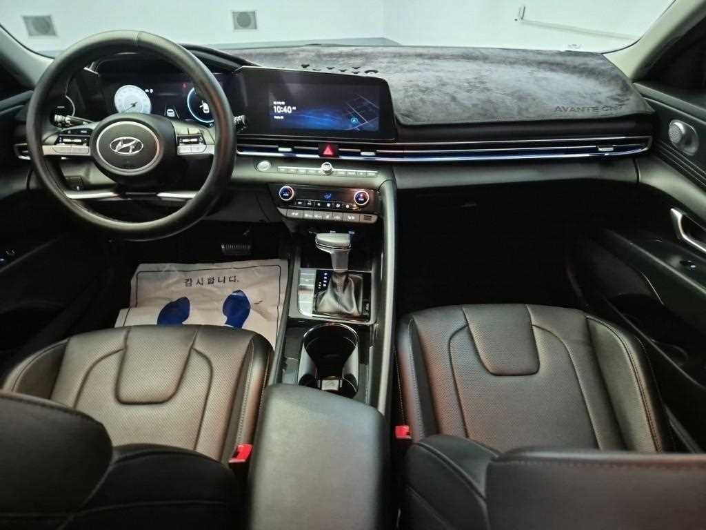 HYUNDAI Avante - Vista 7