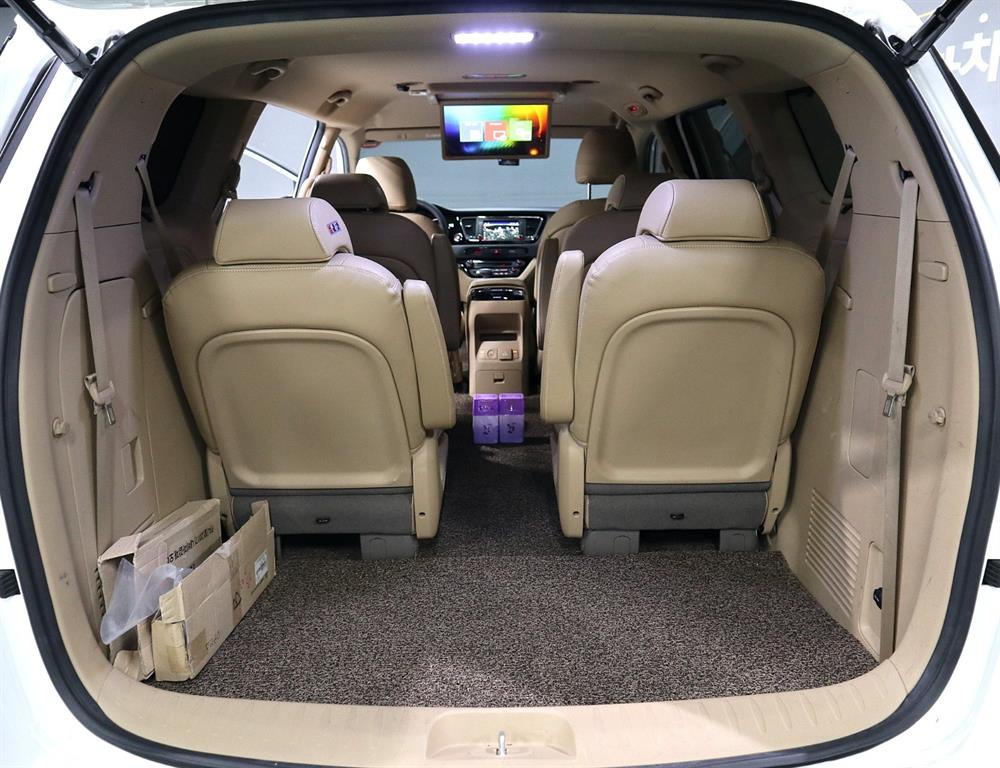 KIA Carnival 2017 Blanco - Importación desde Corea - HF Imports Iquique - Foto 17