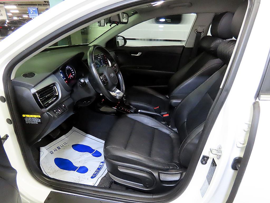 KIA Stonic - Vista 6