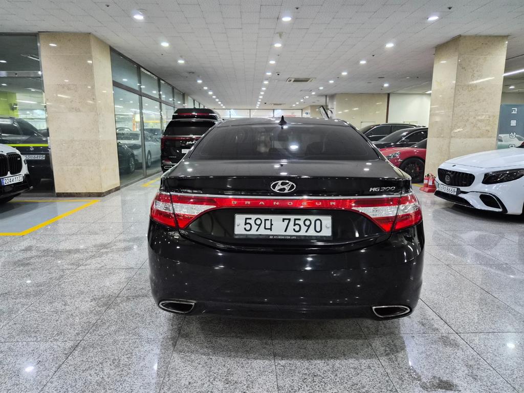 HYUNDAI Grandeur - Vista 4