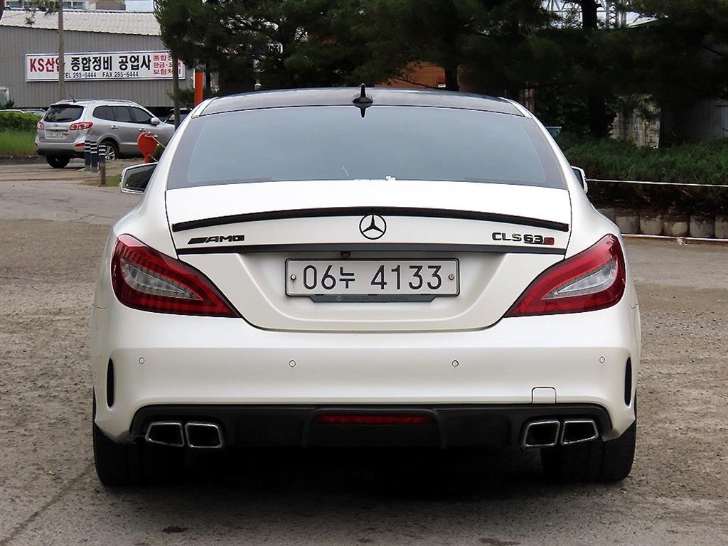 Mercedes Benz CLS Class - Vista 4