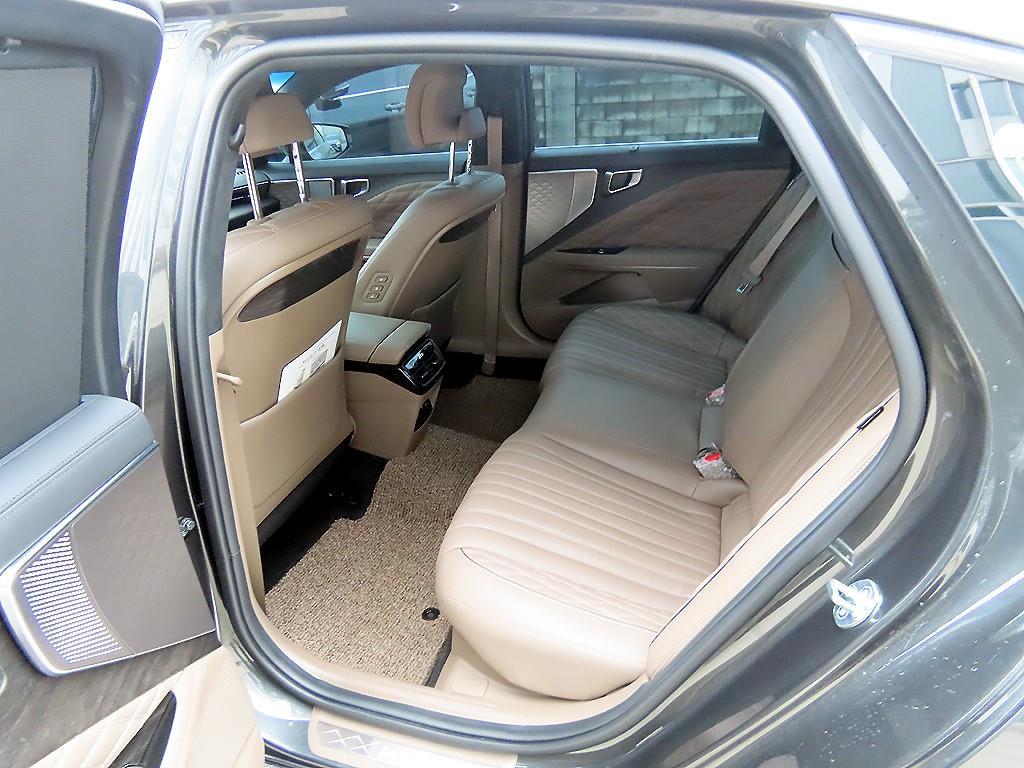 KIA K8 - Vista 6