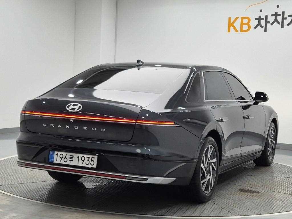 HYUNDAI Grandeur - Vista 3