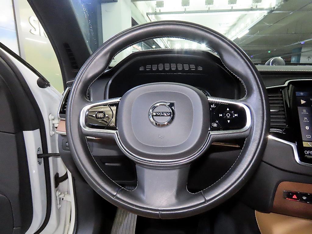 Volvo XC90 - Vista 8