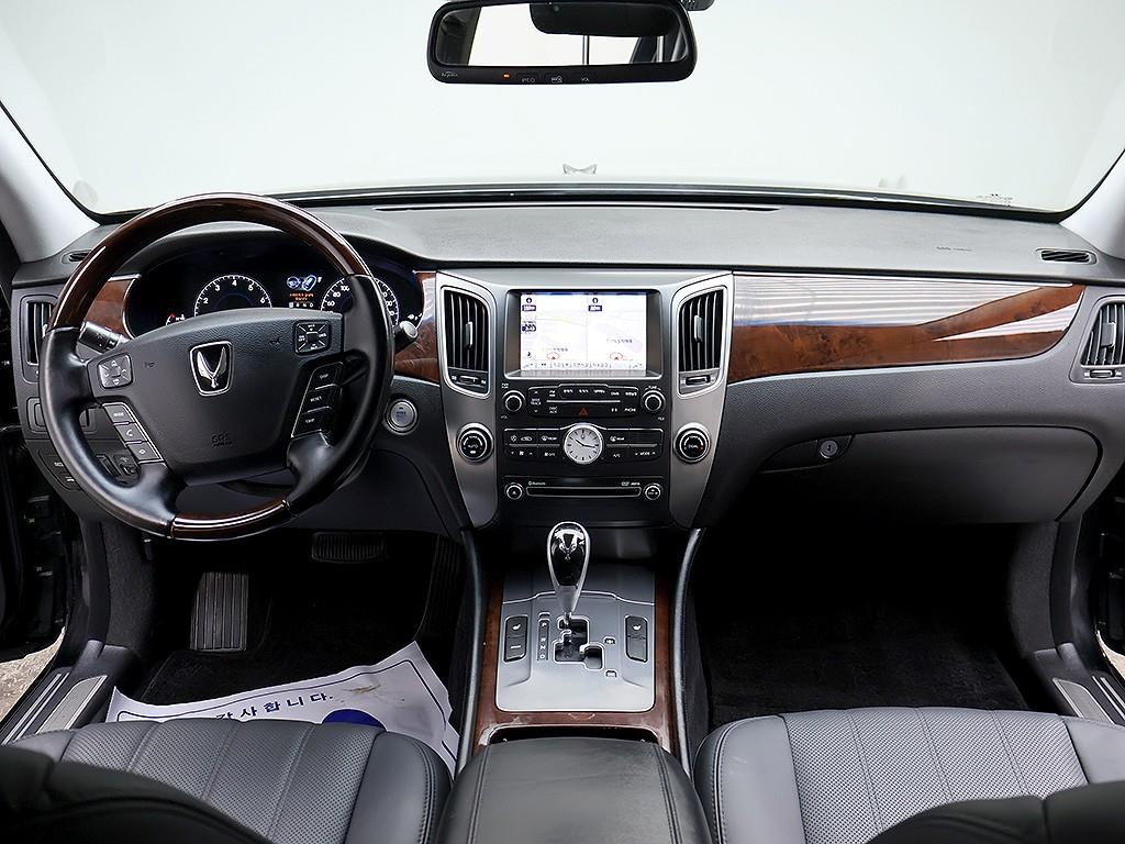 HYUNDAI Equus - Vista 9