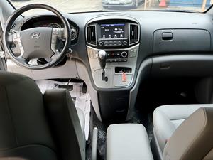 HYUNDAI Starex - Vista 10
