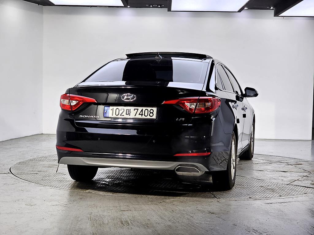 HYUNDAI Sonata - Vista 3