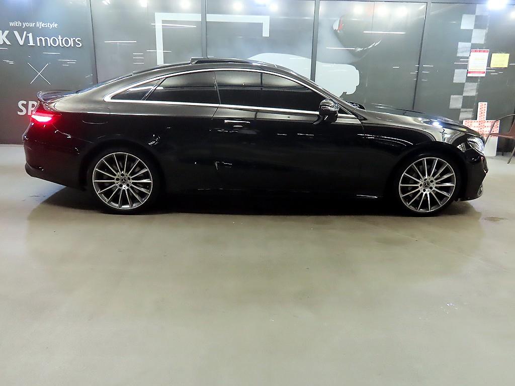 Mercedes Benz E class - Vista 3