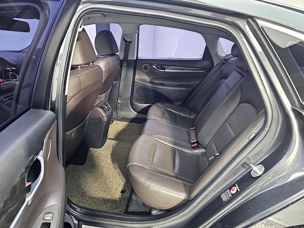 HYUNDAI Grandeur - Vista 9