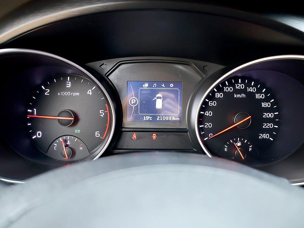 KIA Carnival - Vista 11