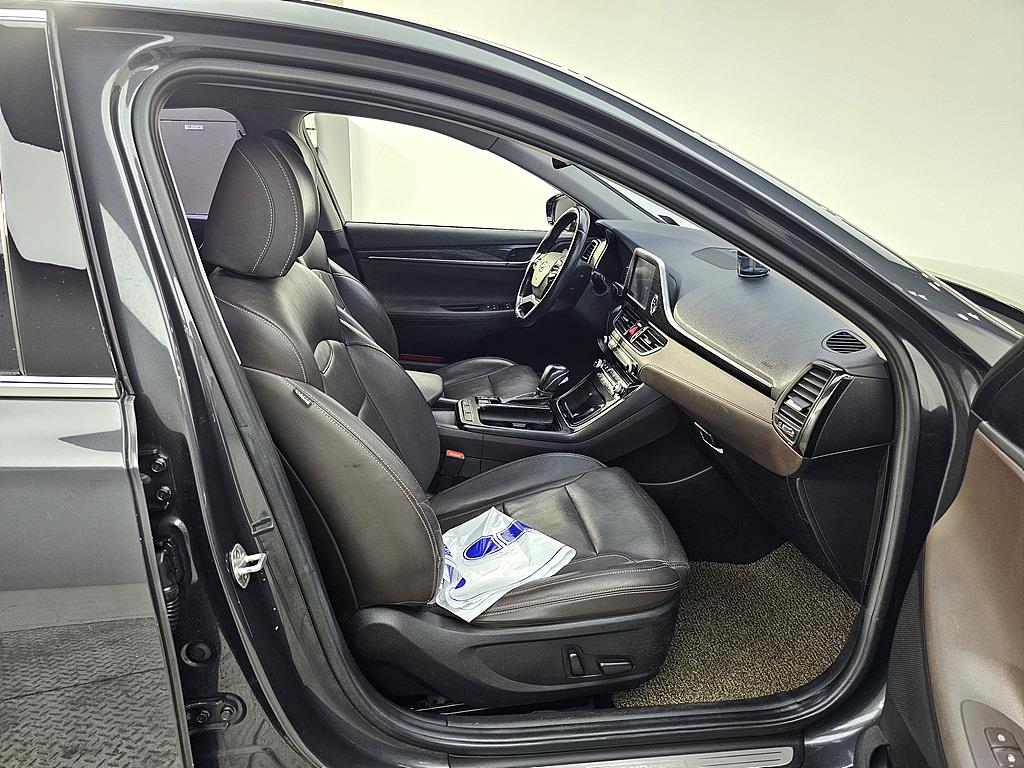HYUNDAI Grandeur - Vista 11