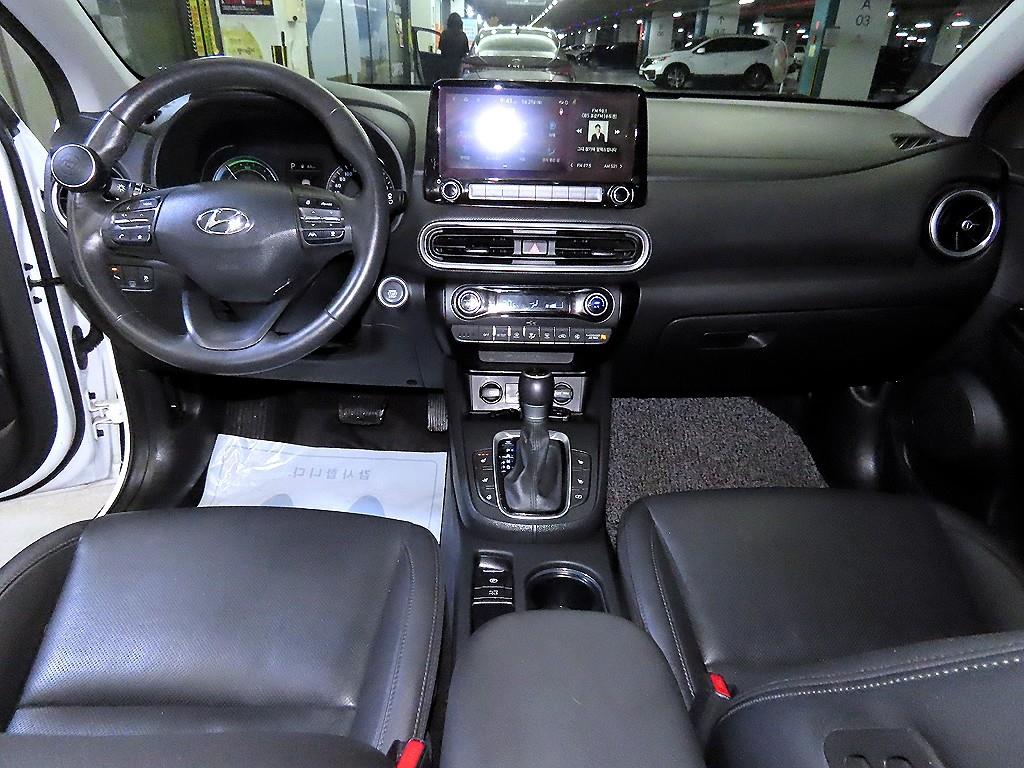 HYUNDAI Kona - Vista 10