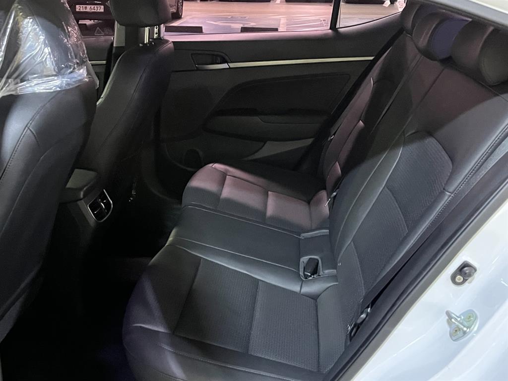 HYUNDAI Avante - Vista 6