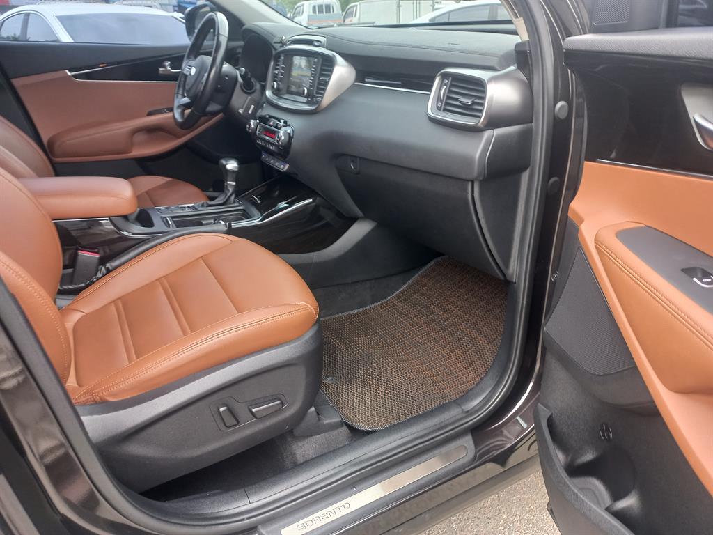KIA Sorento - Vista 10